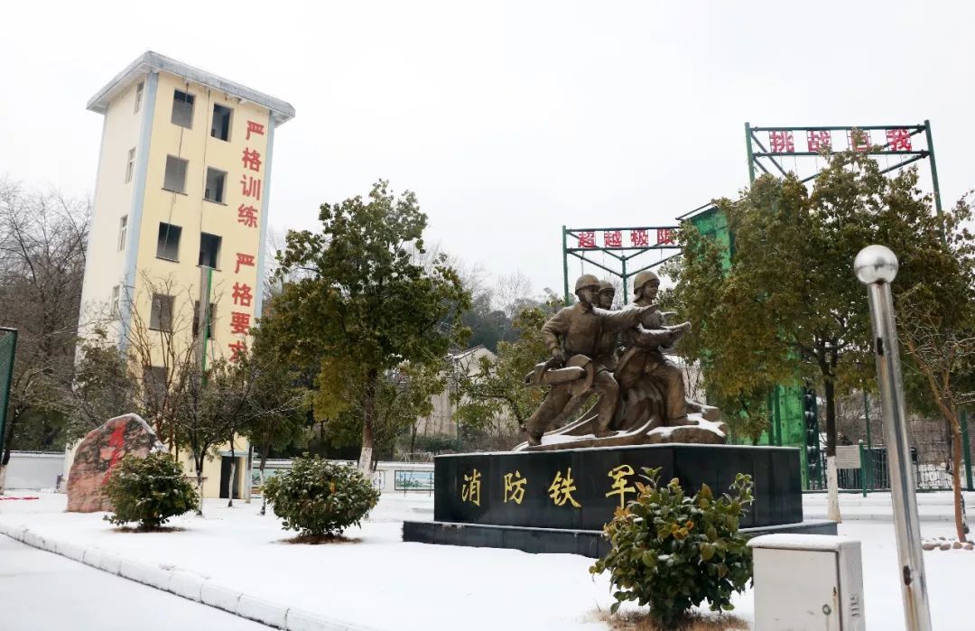 强敌上门！防线严阵以待迎战
