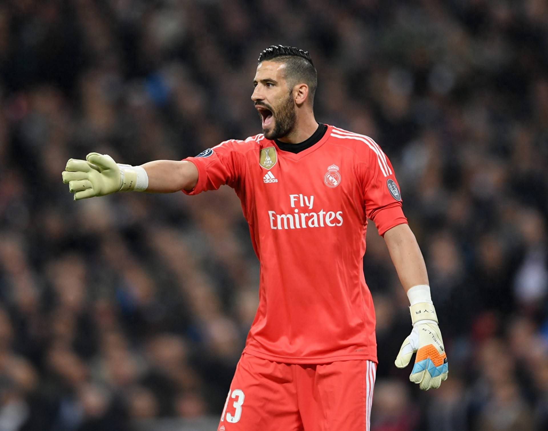 关于皇马门将受伤在身，球队战力减弱的信息