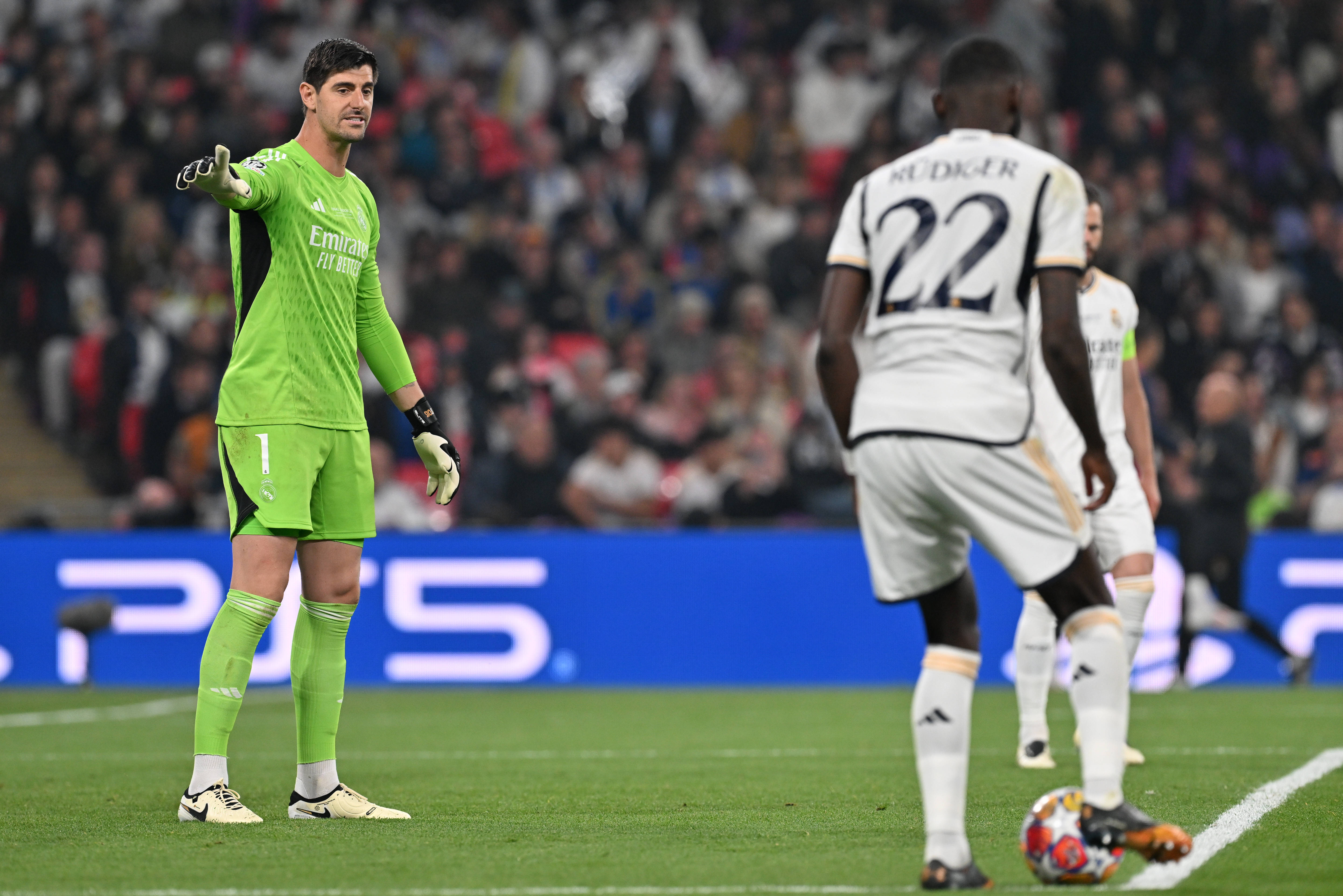 比利时队携手晋级,夺冠实力受看好的简单介绍 比利时队携手晋级,夺冠实力受看好的简单介绍