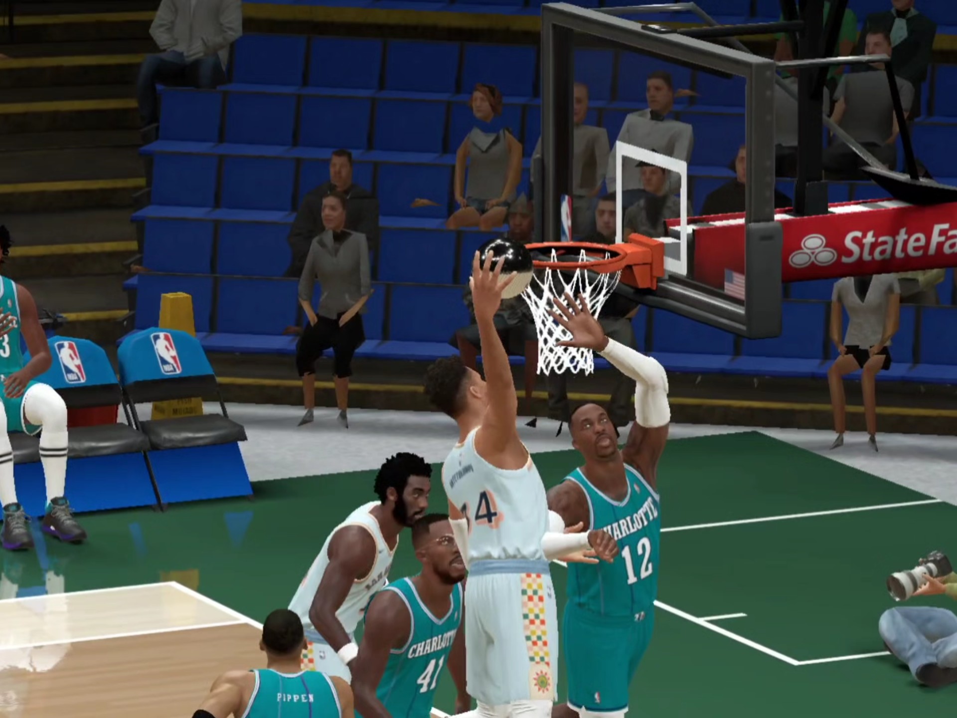 关于篮网B队横扫墨西哥男篮，布拉德利统治全场的信息