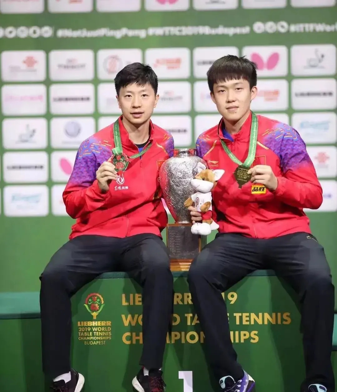 波兰乒乓球队轻取德国乒乓球队,马龙完成帽子戏法的简单介绍 波兰乒乓球队轻取德国乒乓球队,马龙完成帽子戏法的简单介绍