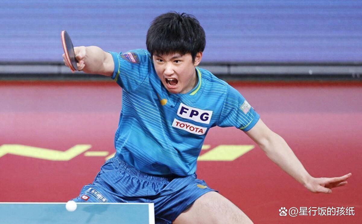 中国队翻盘英格兰队，张本智和高光表现