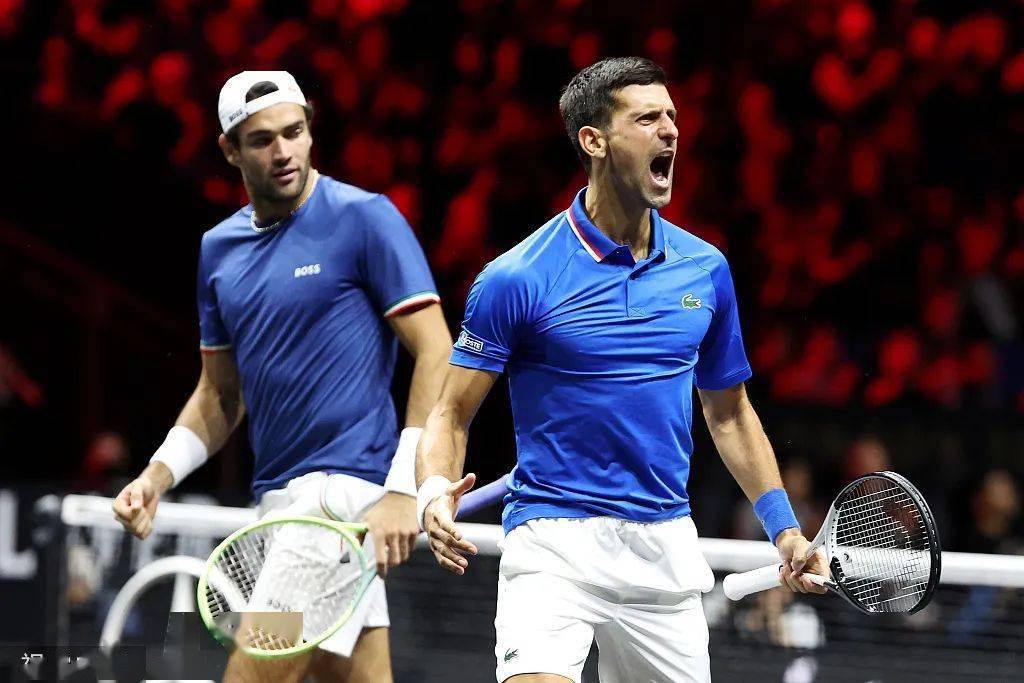 温网逆转拉沃尔杯，德约科维奇惊艳四座