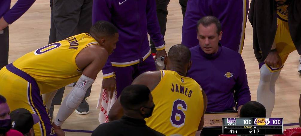 深圳队鏖战山东队，福克斯统治全场